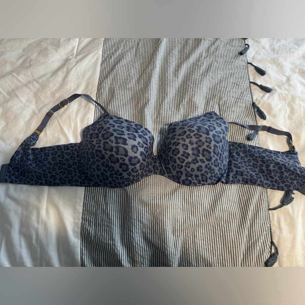 Gray Leopard Victoria’s Secret Bra, Demi lined 38DD